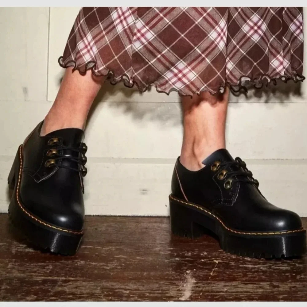 Dr. Martens Leona Lo Vintage smooth leather heeled shoes 9 black Grunge Punk - Picture 3 of 5